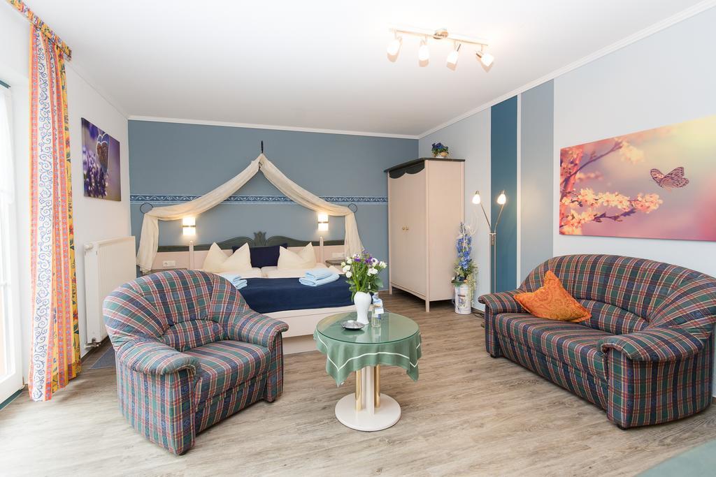 Hotel Garni Am Deich Zingst Oda fotoğraf