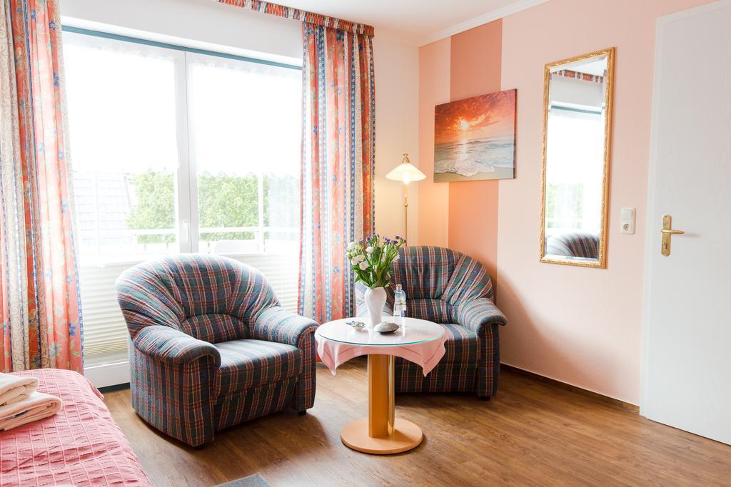 Hotel Garni Am Deich Zingst Oda fotoğraf